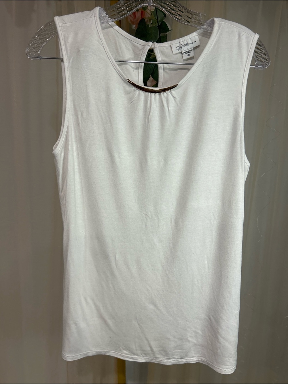 Jaclyn Smith Collection White Sleeveless Keyhole Top Size Large